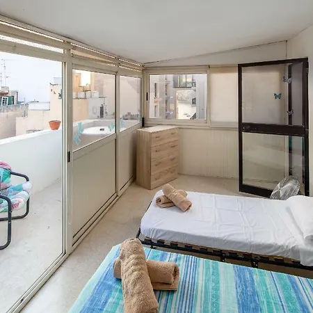 Appartement 2 Bedroom Penthouse With Sea Views *