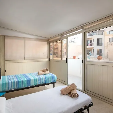 2 Bedroom Penthouse With Sea Views Sliema